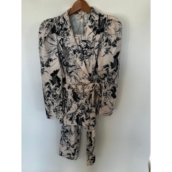 Bird Print Jacket and Cigarette Pants. - Picture 4 of 12